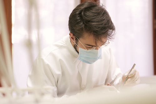 上海13岁孩子龅牙矫正黄金时间 需要拔牙吗如何选择方案